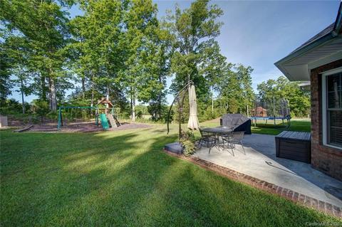 1104 Ruthburn Ct, Lancaster, SC 29720 photo 4