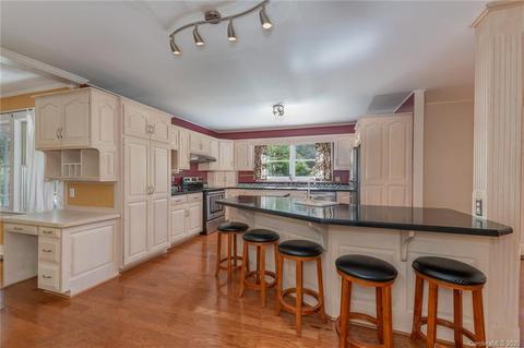 60 Bickford Ave, Tryon, NC 28782 photo 4