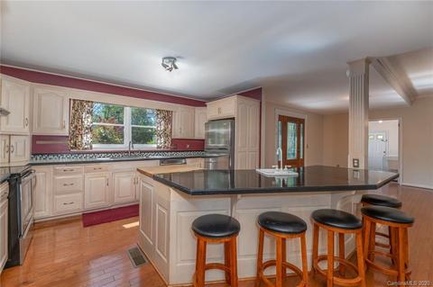 60 Bickford Ave, Tryon, NC 28782 photo 5