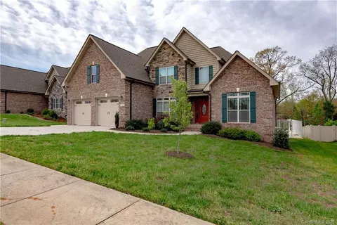 3793 9th Street Ne Dr NE, Hickory, NC 28601 photo 2