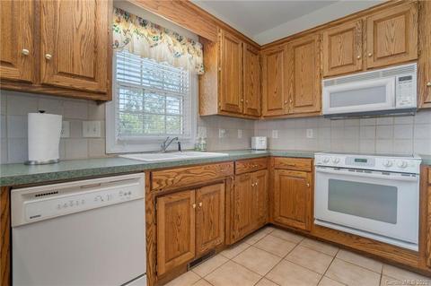 136 Eaglecrest Dr, Matthews, NC 28104 photo 17