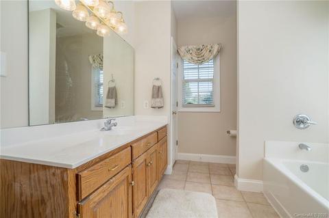 136 Eaglecrest Dr, Matthews, NC 28104 photo 9