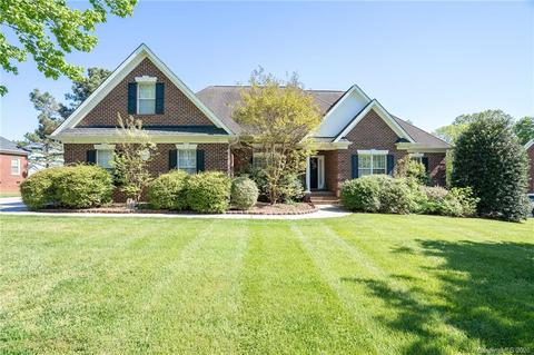136 Eaglecrest Dr, Matthews, NC 28104 photo 1
