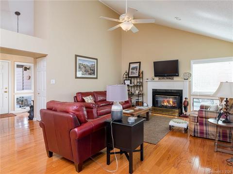 124 Forest View Dr, Flat Rock, NC 28731 photo 8