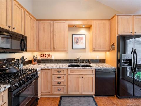 124 Forest View Dr, Flat Rock, NC 28731 photo 11