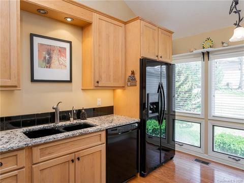 124 Forest View Dr, Flat Rock, NC 28731 photo 13