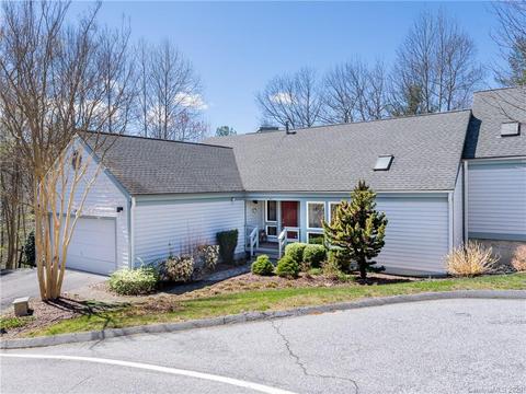 124 Forest View Dr, Flat Rock, NC 28731 photo 2