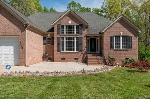 5737 Cedar Run Dr, Denver, NC 28037 photo 1