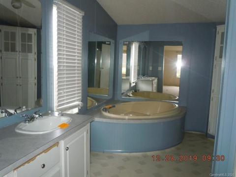 135 Austin Rd, Clyde, NC 28721 photo 8
