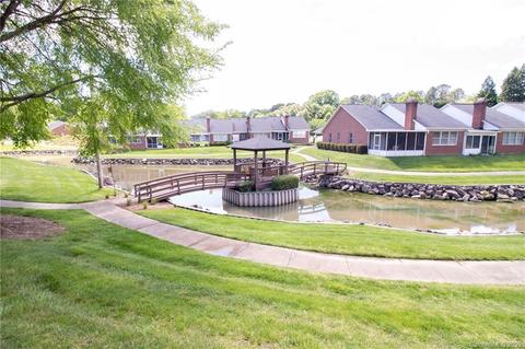 19822 Oak Leaf Cir, Cornelius, NC 28031 photo 3