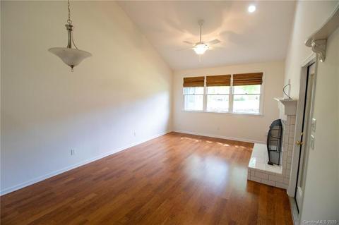 19822 Oak Leaf Cir, Cornelius, NC 28031 photo 10