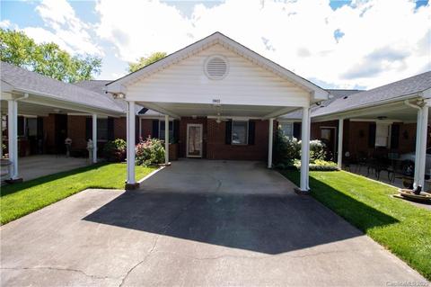19822 Oak Leaf Cir, Cornelius, NC 28031 photo 1