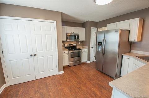 1131 Morningside Dr, Conover, NC 28613 photo 6