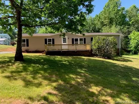 3575 14th Avenue Sw Dr SW, Hickory, NC 28602 photo 1