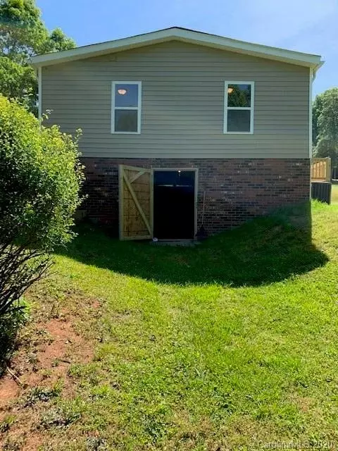 3575 14th Avenue Sw Dr SW, Hickory, NC 28602 photo 4