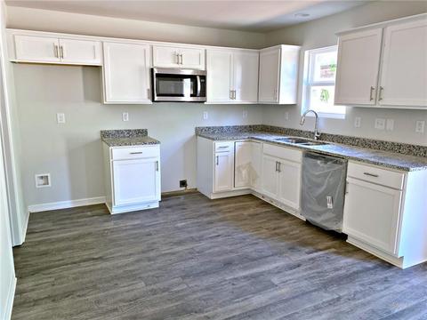 1670 Mayfair Dr, Conover, NC 28613 photo 2