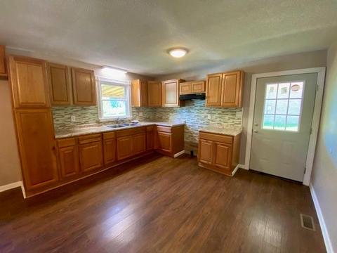 826 Setzer Dr NE, Conover, NC 28613 photo 11
