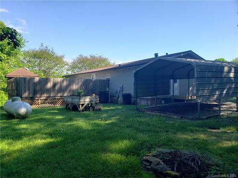 129 Haystack Ln, Olin, NC 28660 photo 4
