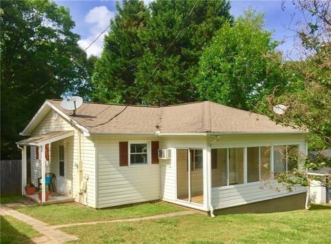 703 E Chestnut St, Stanley, NC 28164 photo 1