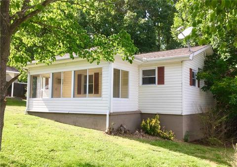 703 E Chestnut St, Stanley, NC 28164 photo 3