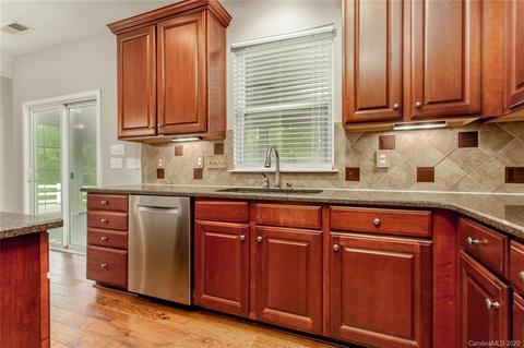 3318 Streamside Dr, Davidson, NC 28036 photo 13