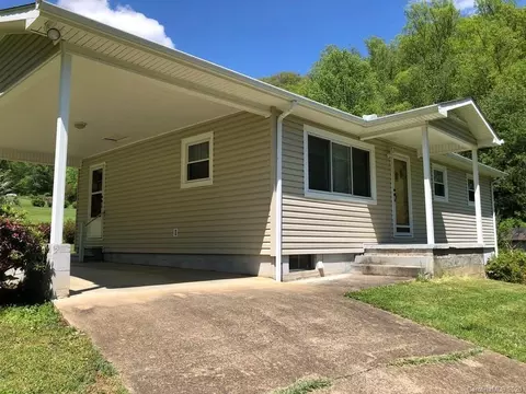 10 Artic Ln, Sylva, NC 28779 photo 1