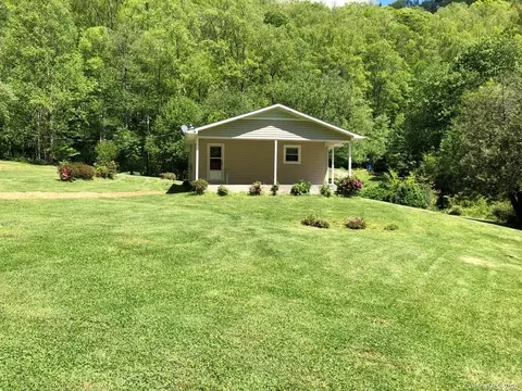 10 Artic Ln, Sylva, NC 28779 photo 2