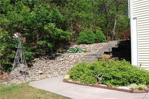 205 Bear Ct, Fairview, NC 28730 photo 3