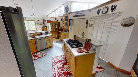 205 Bear Ct, Fairview, NC 28730 photo 9