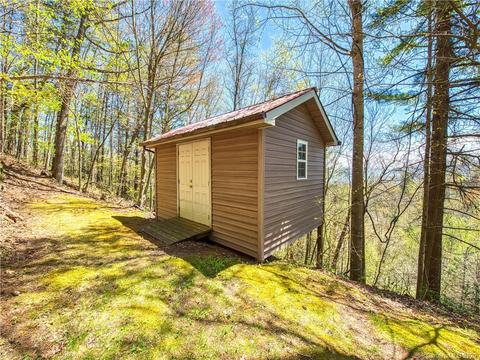1896 Hurricane Ridge Trce, Clyde, NC 28721 photo 26