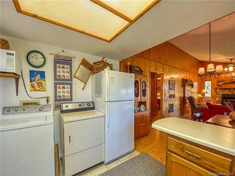 1896 Hurricane Ridge Trce, Clyde, NC 28721 photo 17