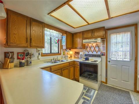 1896 Hurricane Ridge Trce, Clyde, NC 28721 photo 15