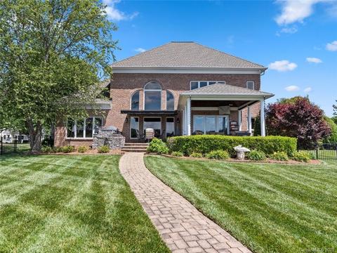 7114 Windaliere Dr, Cornelius, NC 28031 photo 4