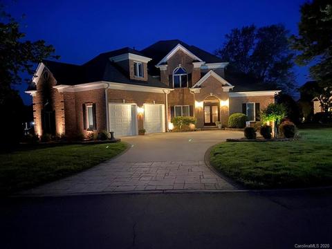 7114 Windaliere Dr, Cornelius, NC 28031 photo 2
