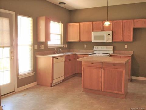 7916 Mariners Pointe Cir, Denver, NC 28037 photo 4
