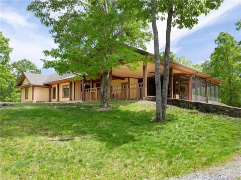 883 Highland View Ln, Mill Spring, NC 28756 photo 2