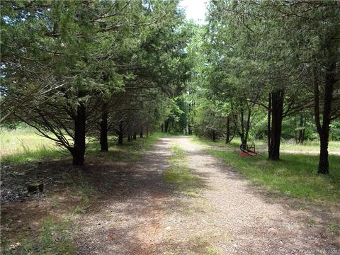 1497 Sandy Plains Rd, Tryon, NC 28782 photo 1