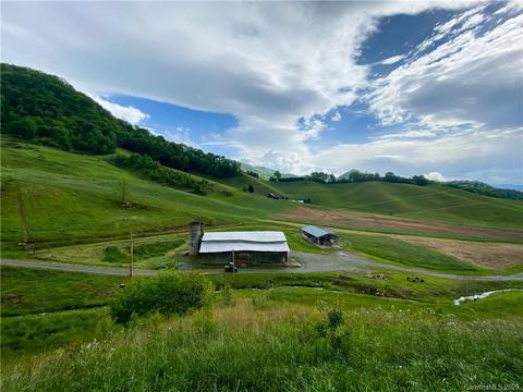 618 Glades Rd, Clyde, NC 28721 photo 37
