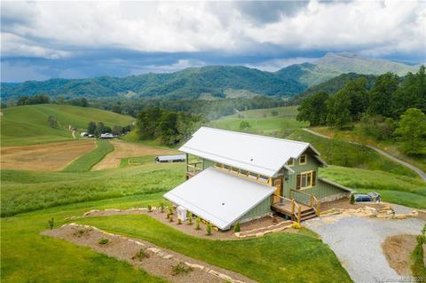 618 Glades Rd, Clyde, NC 28721 photo 1
