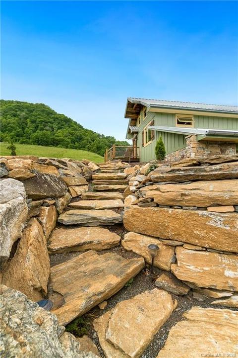 618 Glades Rd, Clyde, NC 28721 photo 2