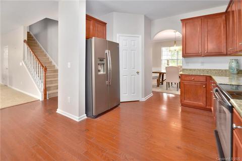 3309 Streamside Dr, Davidson, NC 28036 photo 7