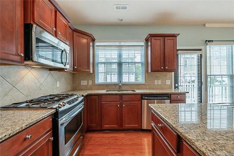 813 Granby Dr, Fort Mill, SC 29708 photo 8