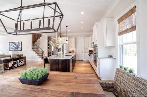 839 Naples Dr, Davidson, NC 28036 photo 9