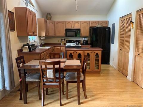 627 Timbuktu Rd, Sylva, NC 28779 photo 4