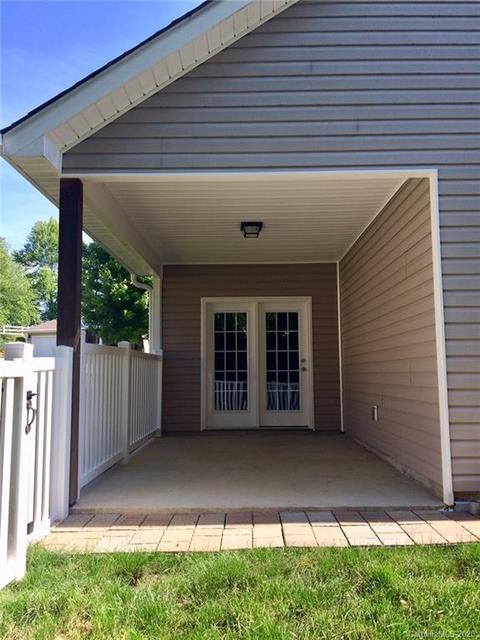 21 Eagle Ridge Ln, Flat Rock, NC 28731 photo 3