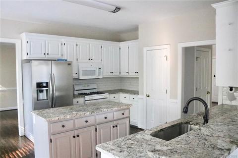8515 Forest Shadow Cir, Cornelius, NC 28031 photo 5