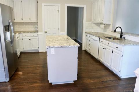 8515 Forest Shadow Cir, Cornelius, NC 28031 photo 1