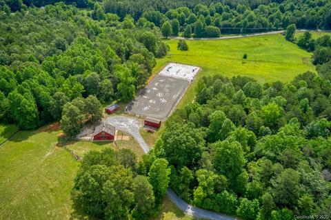 154 Saddleside Dr, Mill Spring, NC 28756 photo 4