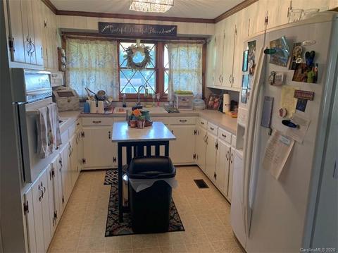 1102 Klutz St, Maiden, NC 28650 photo 8
