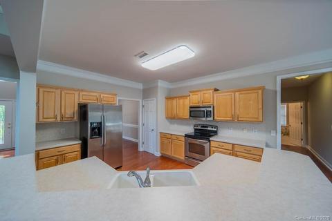 19308 Ruffner Dr, Cornelius, NC 28031 photo 8